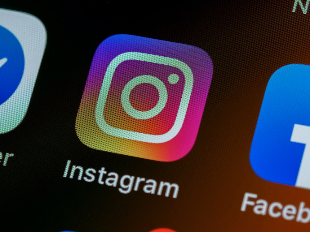 Instagram Sedang Garap AI Friend, Apakah Mirip My AI Snapchat? (Ilustrasi Instagram. Sumber foto Unsplash oleh Brett Jordan)