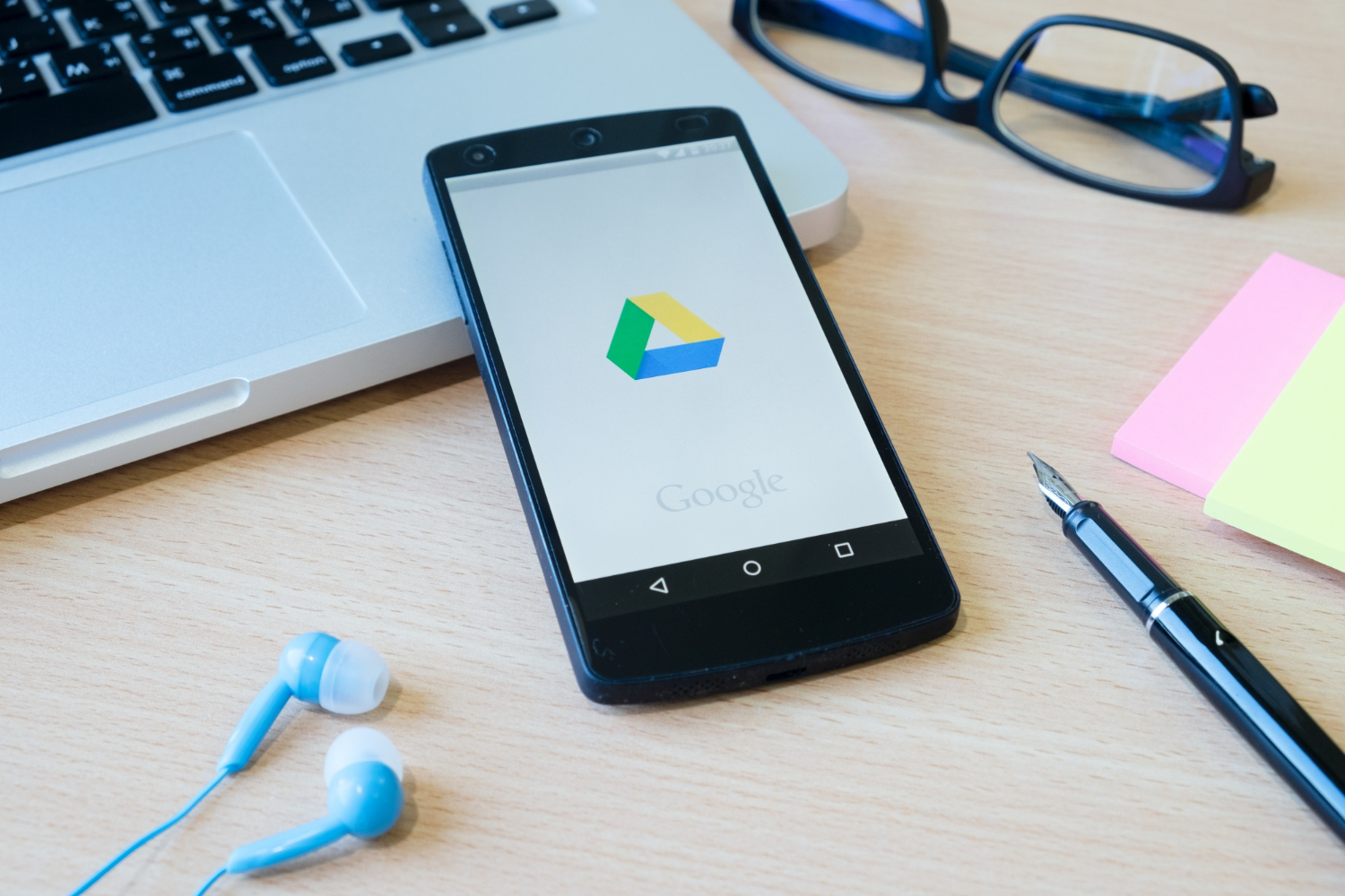 Google Drive Masih Penuh Meski Sudah Menghapus File? Ini Solusinya Peretasan Akun Google Anggota Dewan Terpilih Jadi Peringatan Keras untuk Keamanan Cloud Workspace Perusahaan dan Individu