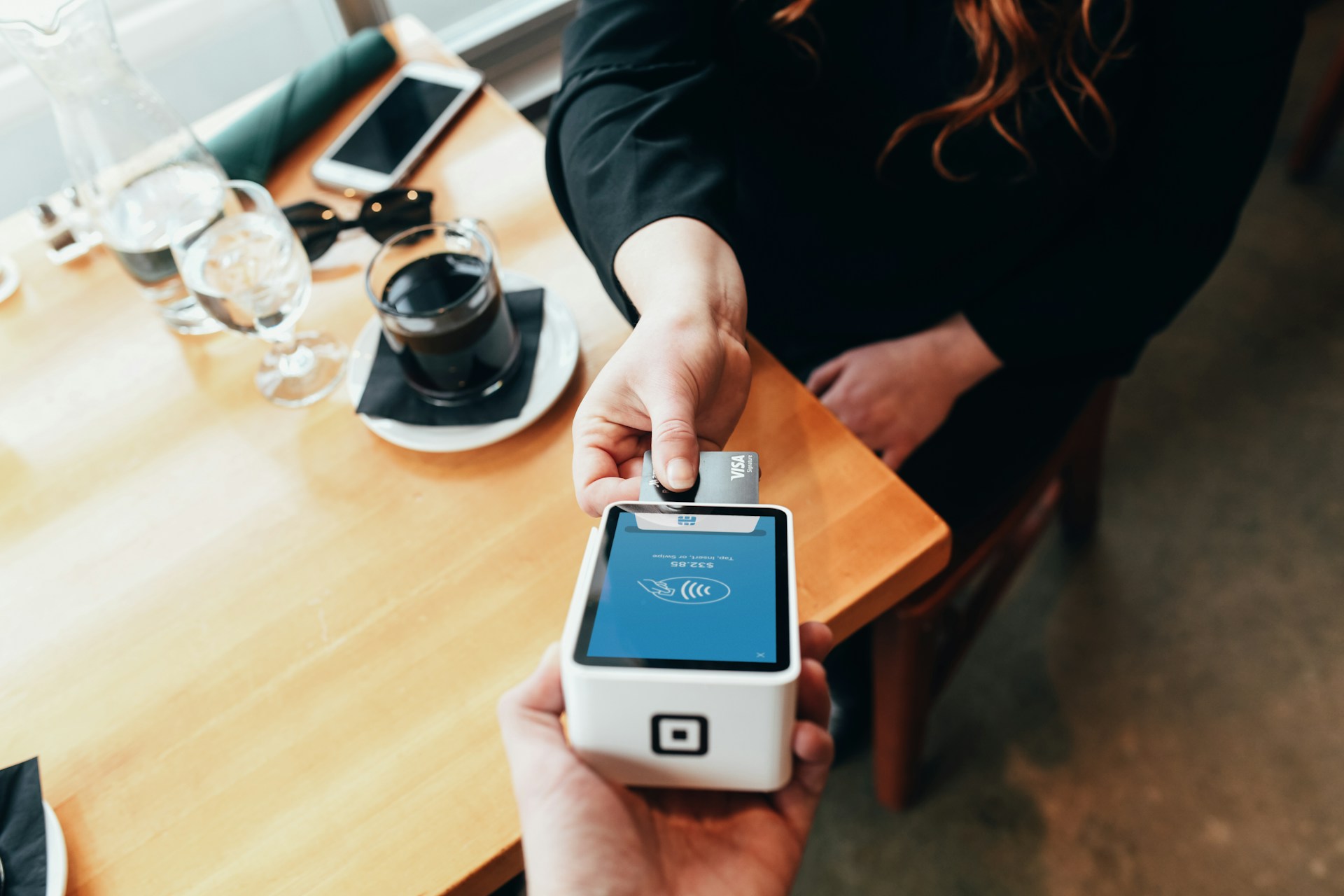 Menghadapi Dinamika Konsumen Digital: Bagaimana Solusi Teknologi Menjawab Tantangan Bisnis di Indonesia Menghadapi Dinamika Konsumen Digital: Bagaimana Solusi Teknologi Menjawab Tantangan Bisnis di Indonesia